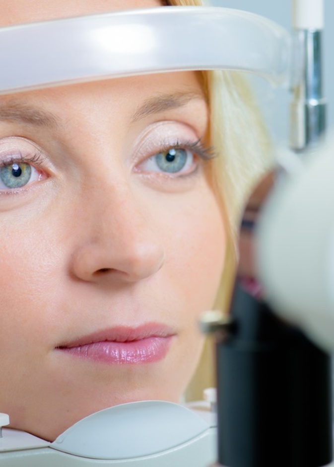 تأثير التدخين على صحة العينين