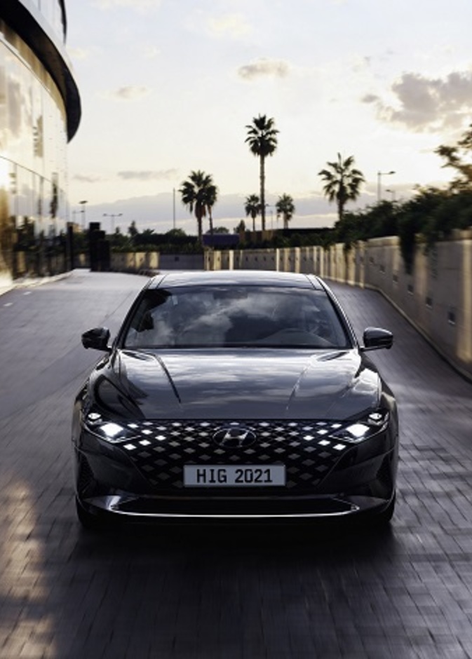 ​​​​​​​Azera الجديدة من هيونداي في أسوق الخليج العربي