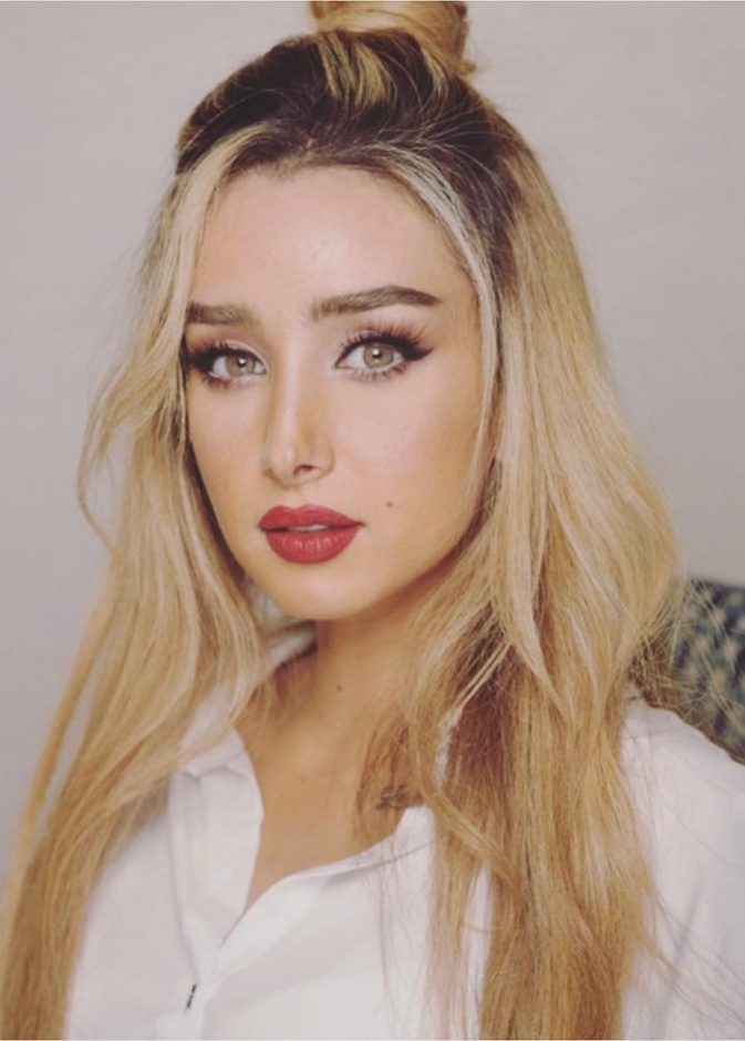 هنا الزاهد