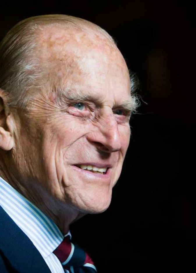 الأمير فيليب ثالث أكبر الأفراد الملكيين عمرا