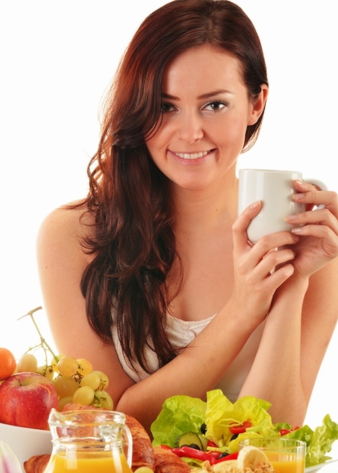  اطعمة ومشروبات تعيد النضاره لوجه العروس قبل الزفاف