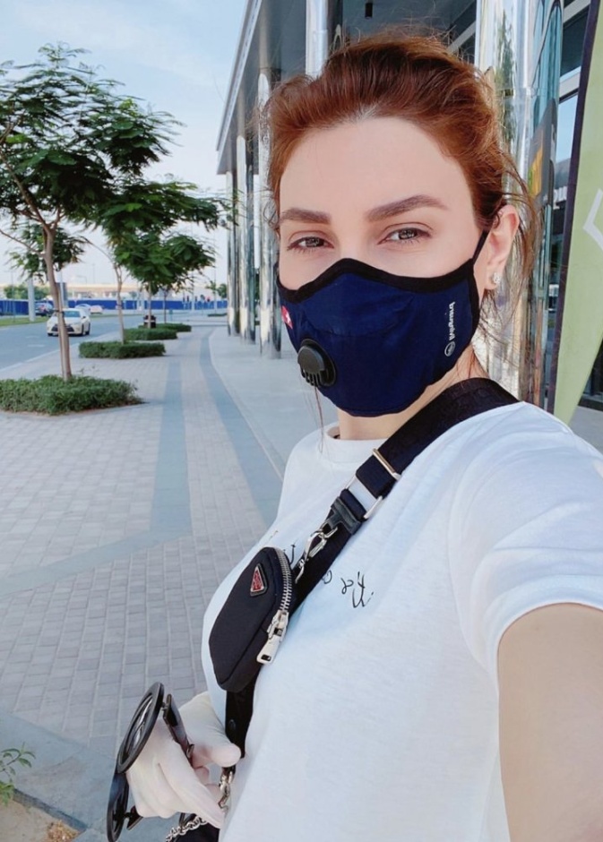 يارا تشارك متابعيها إطلالتها عند الخروج من المنزل في زمن الكورونا