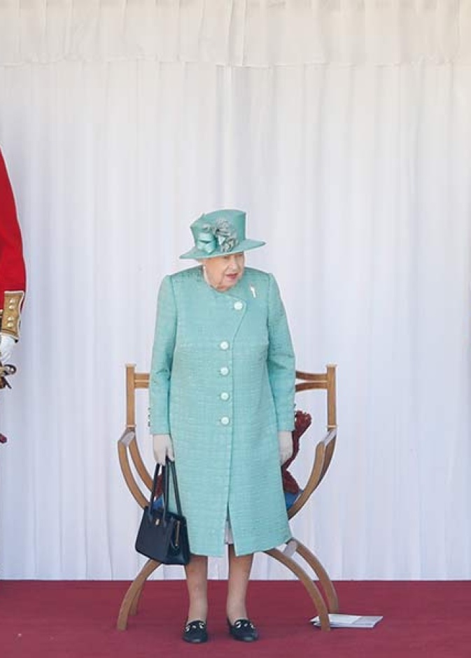 ملكة بريطانيا تشارك في الاحتفالات الرسمية بعيد ميلادها