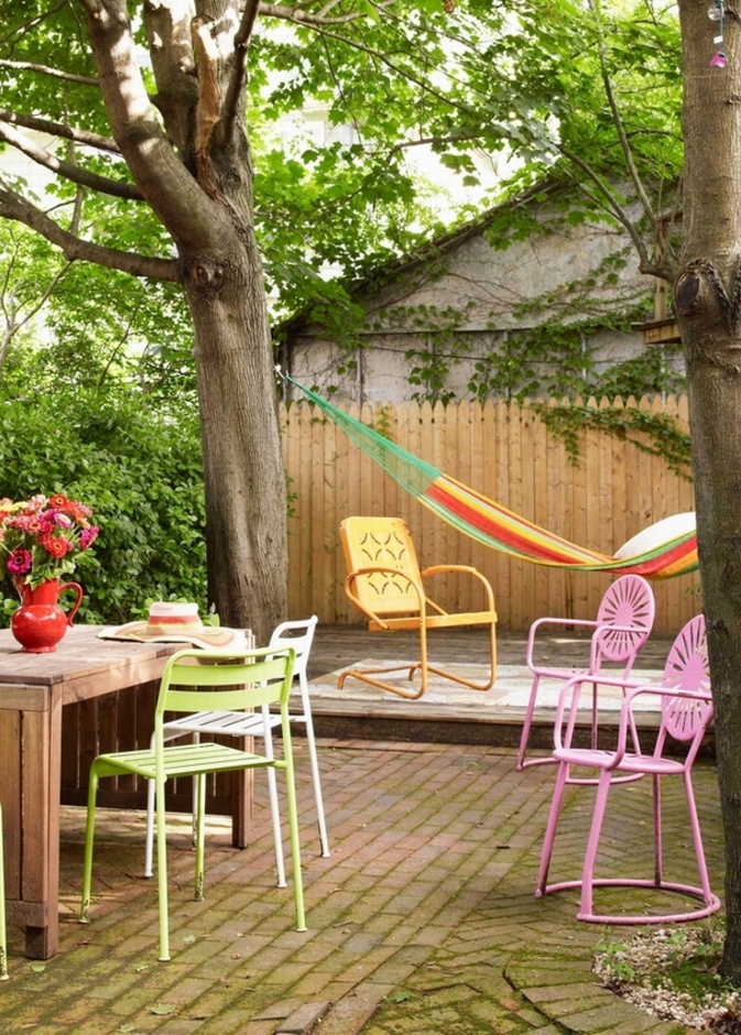  إضافة القماش المعلق للاستمتاع بالاسترخاء في حديقة منزلك