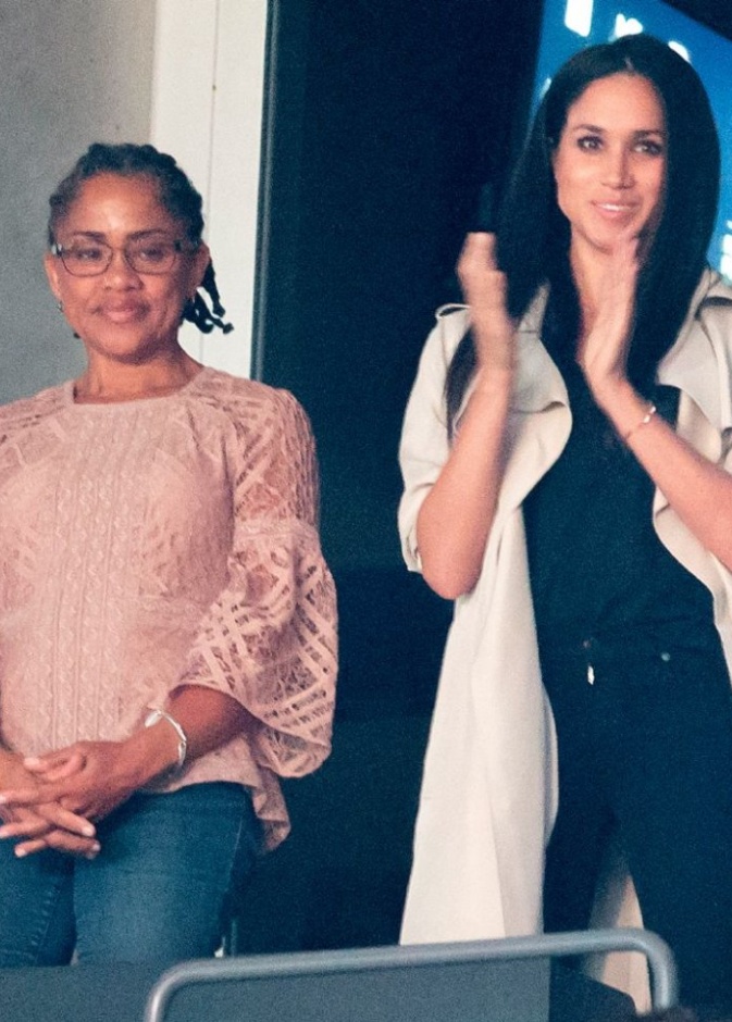 ميغان ألحت على والدتها للإقامة معها