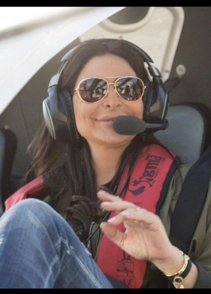 نشرت إليسا صورة لها في الطائرة لتعبر عن اشتياقها لمتابعيها وللحياة الطبيعية