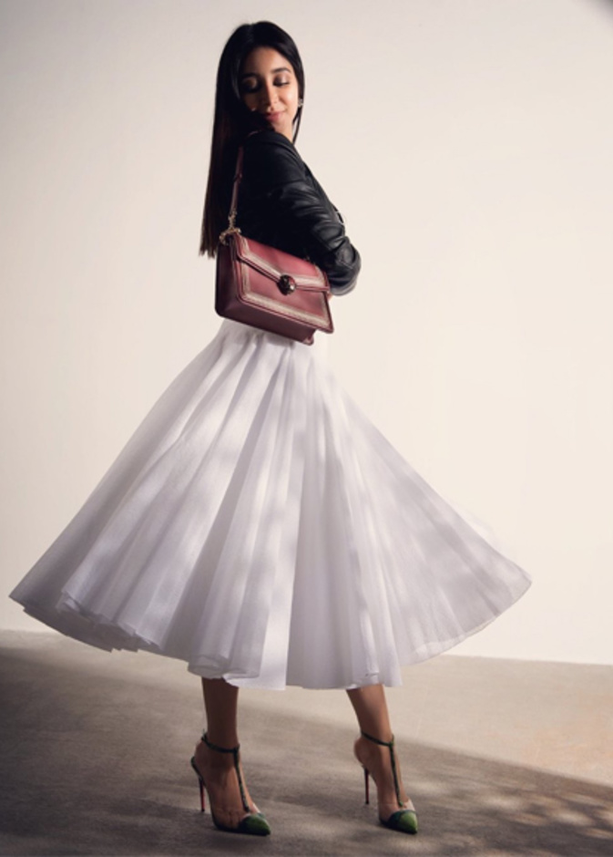 احدث موديلات تنانير كاجوال مستوحاة من اطلالات اسيل عمران