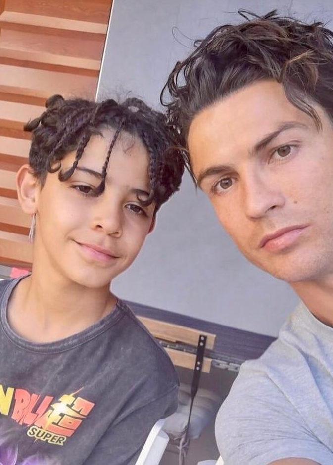 كريستيانو رونالدو واسرته 