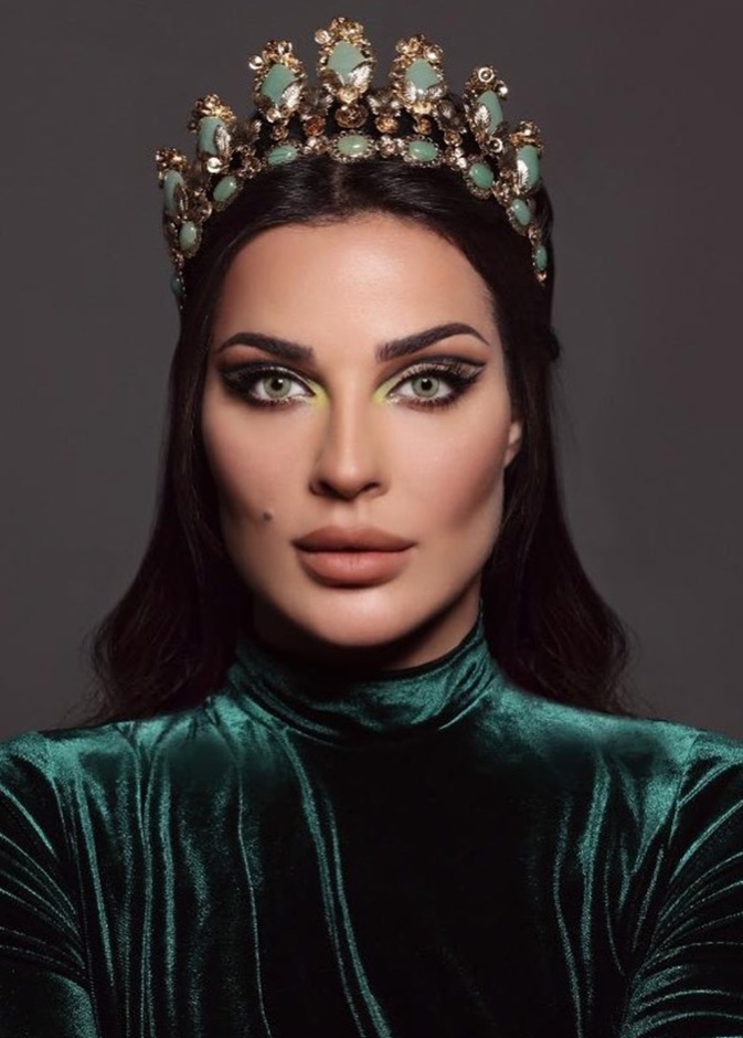 مكياج عيون ملون لصيف 2020 من وحي نادين نجيم