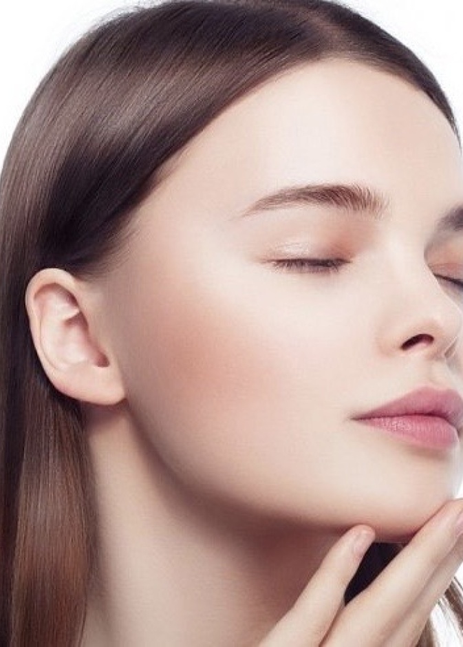 نصائح لتثبيت مكياج البشرة الدهنية في الصيف