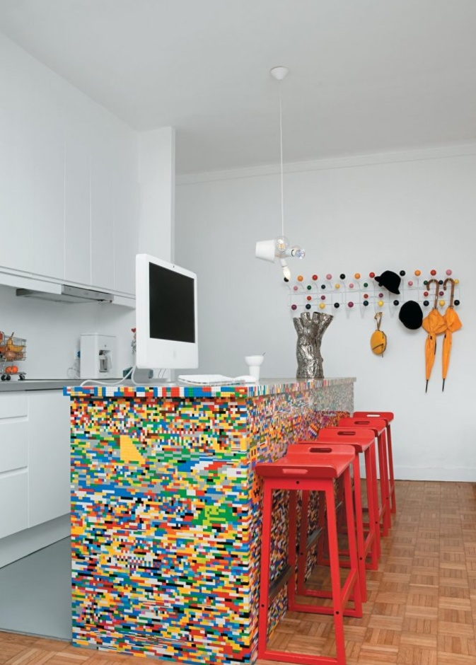 جزيرة مطبخ ملونة