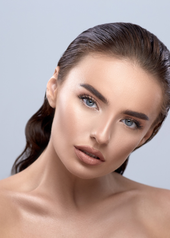 اجمل الوان احمر شفاه نيود للبشرة السمراء في صيف 2020