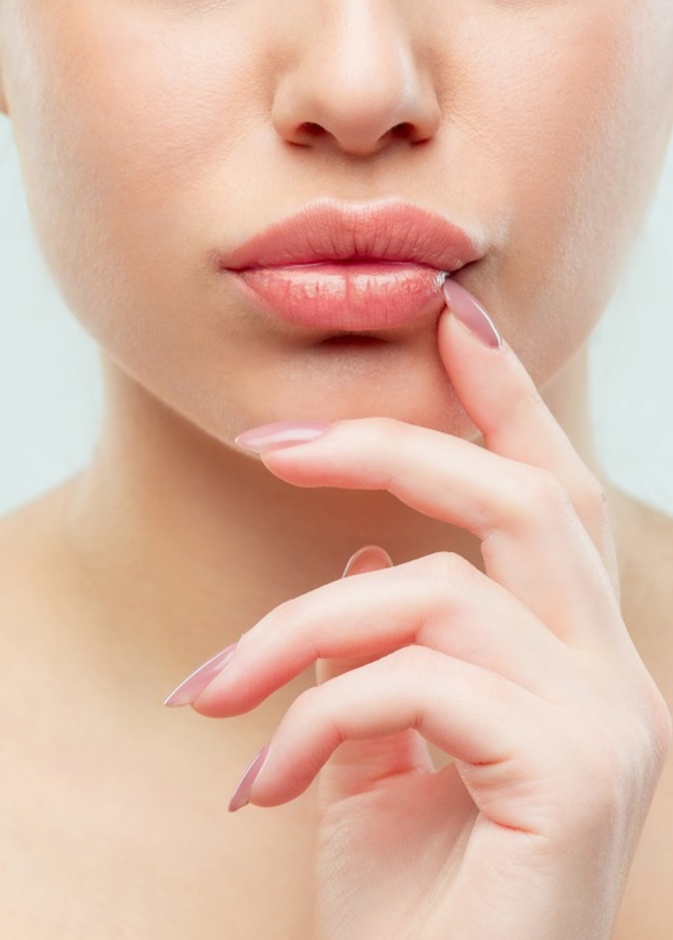 الشمس تضر الشفتين وتسبب الحروق