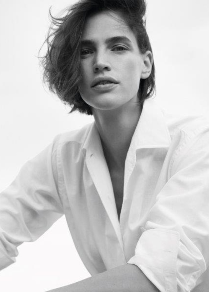  قميص أندريه مثالٌ عن براعة لورو بيانا في تصميم القطع الخالدة