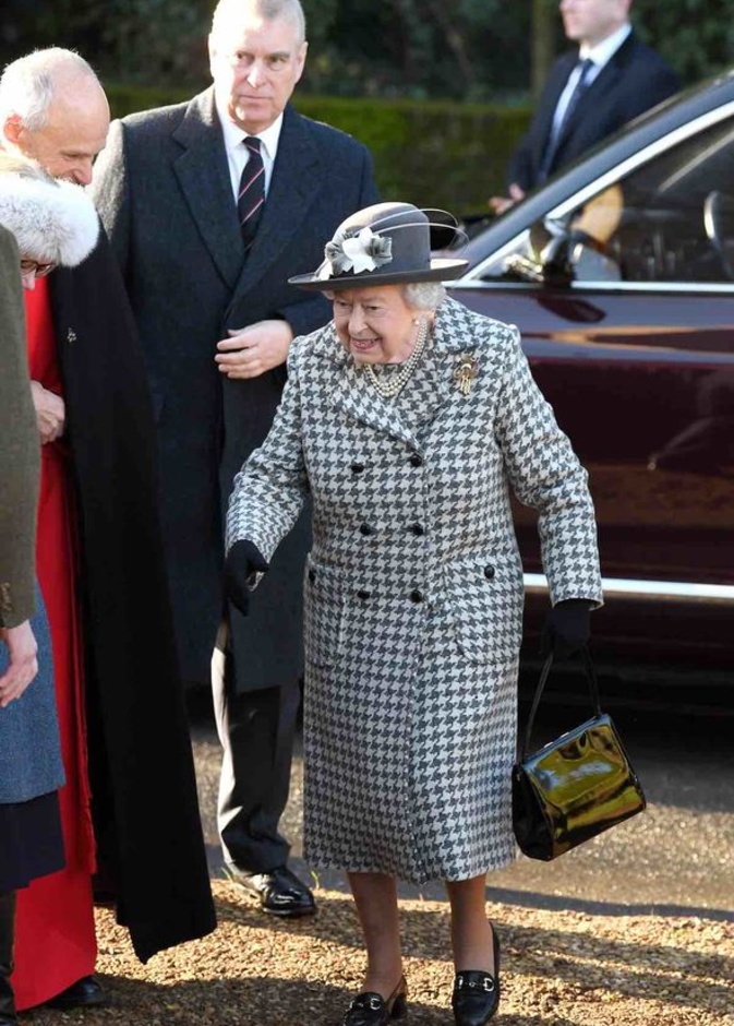 6 فضائح لأفراد العائلة المالكة البريطانية تسببت في إحراج الملكة إليزابيث