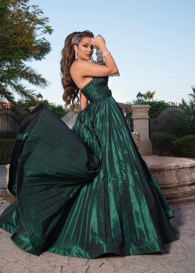 فستان خطوبة زين كرزون