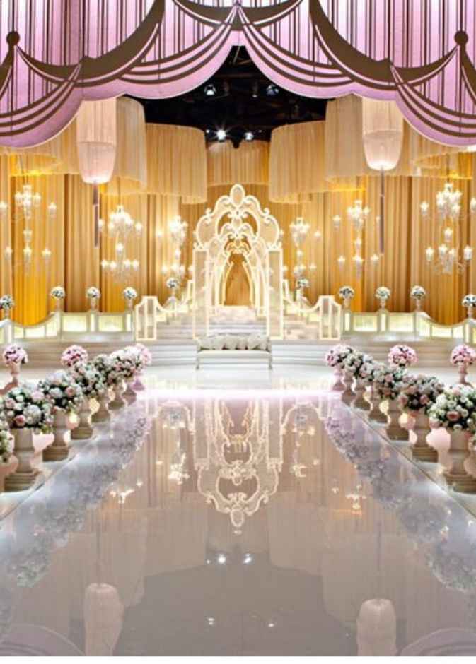 الشرطة فتحت التحقيق في حفل الزفاف بسبب التجمع الكبير الذي تجاوز الحد المسموح به