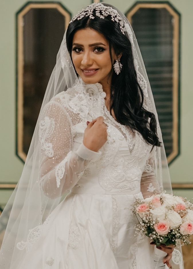  الفنانة مروة سالم بفستان الزفاف