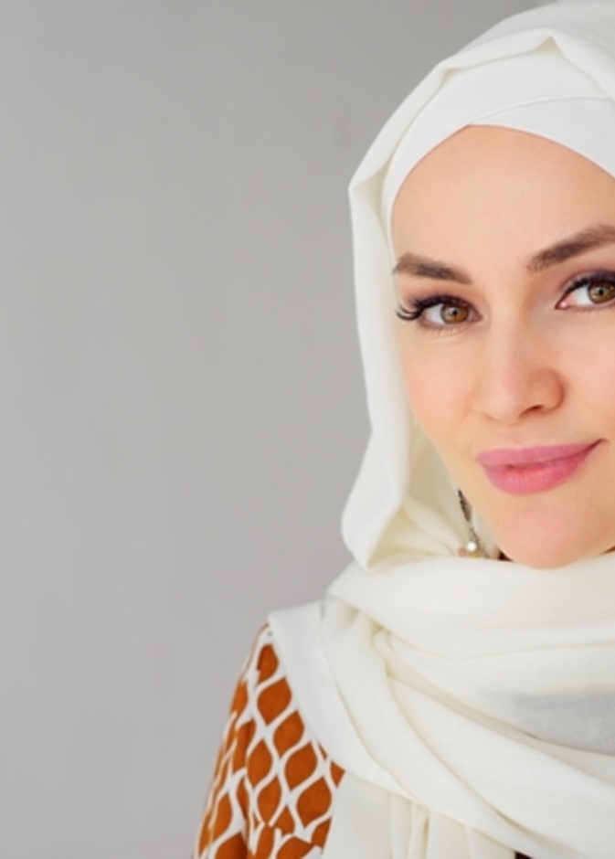 كيف أكون جميلة وجذابة بالحجاب