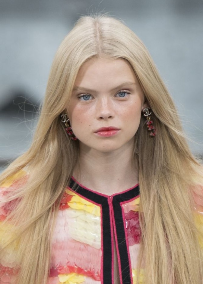 طريقة وضع مكياج شانيل النيود لصيف 2020 على طريقة لوشيا