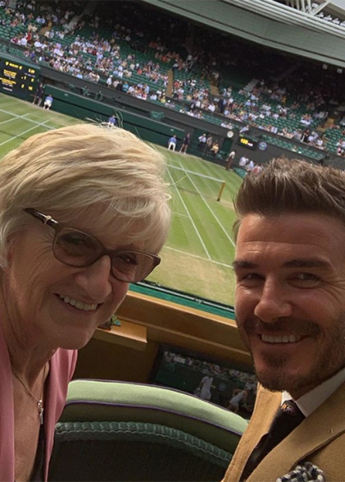 ديفيد بيكهام ووالدته