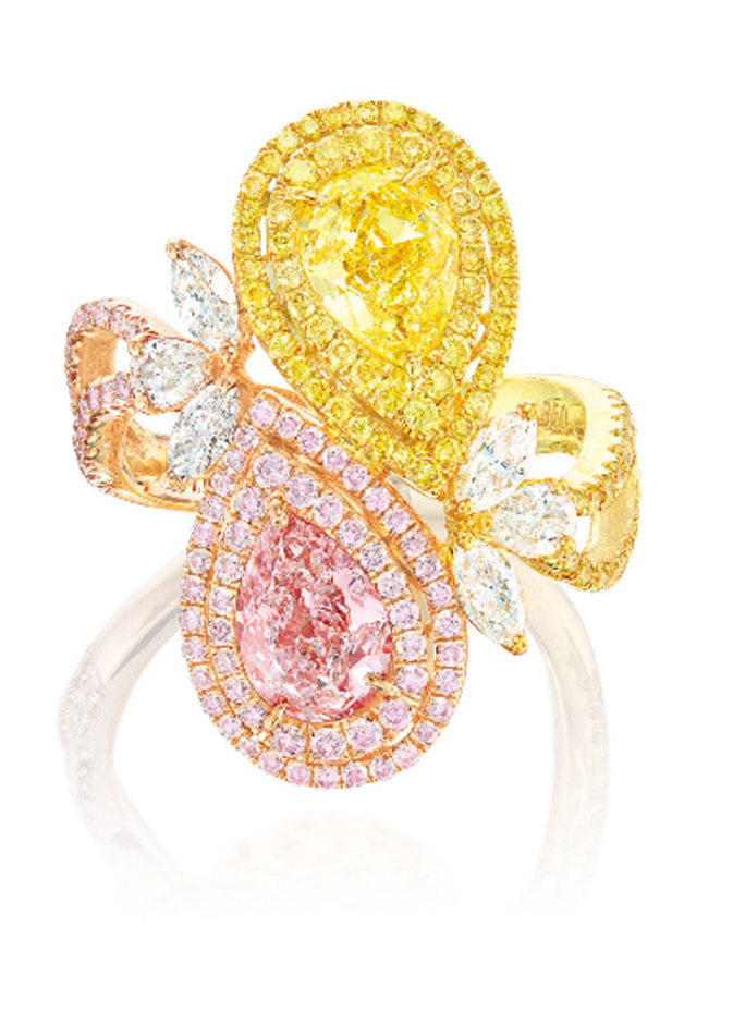  خاتم بأحجار الماس الملونة