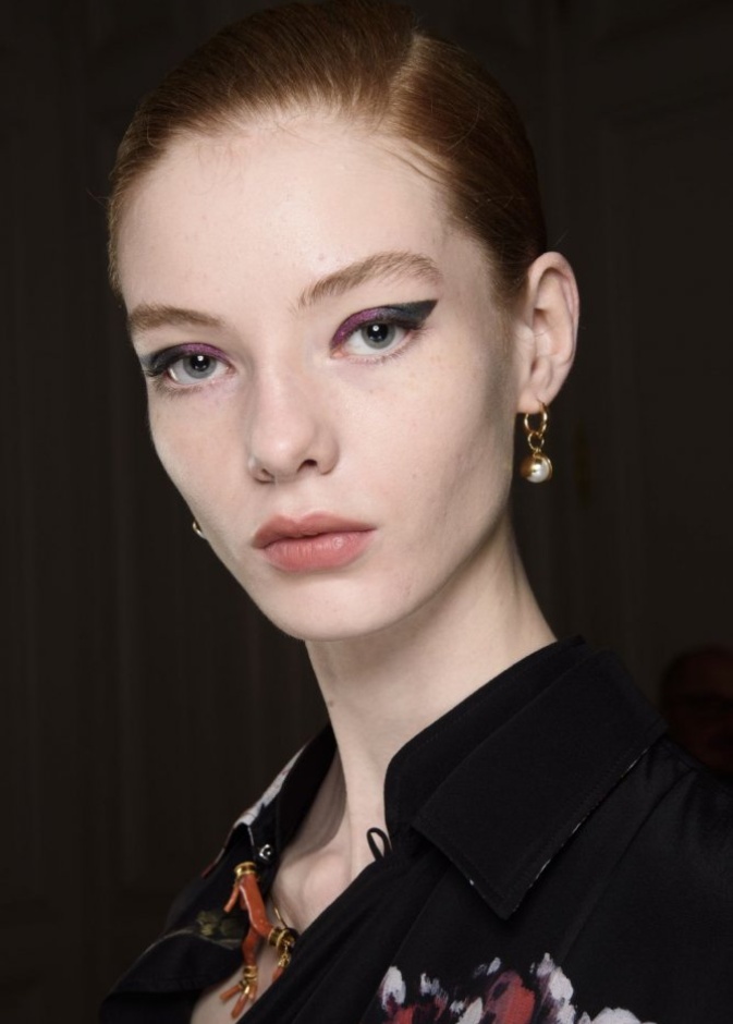 الوان ظلال العيون القوية بخطوات بسيطة لصيف 2020 من Altuzarra