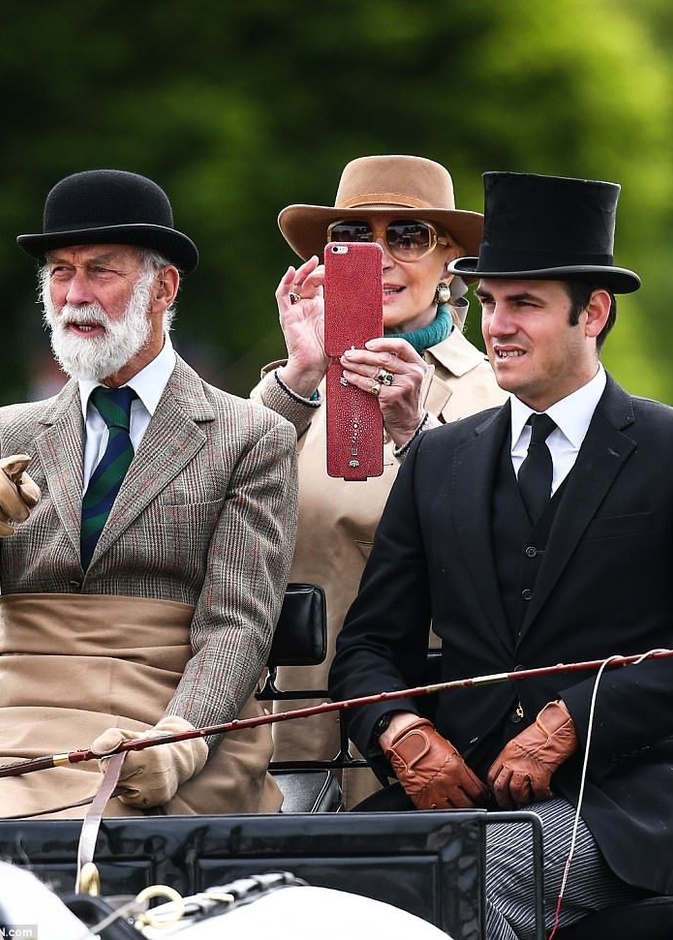 أمير وأميرة كنت أنجبا ابن وابنة