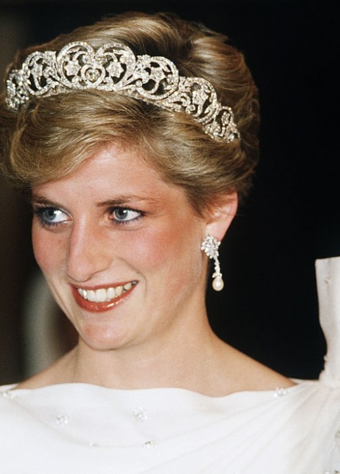  الأميرة ديانا متألقة بتاج Spencer Tiara