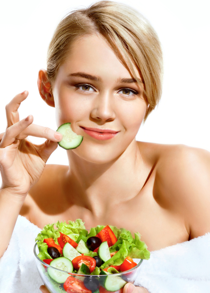  فوائد الخيار لترطيب بشرة العروس