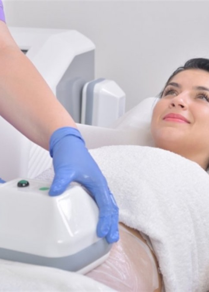 كيف يتم التخلص من دهون البطن والأرداف بالليزر