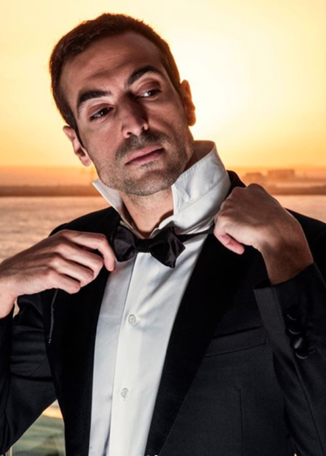 أناقة محمد بالتوكسيدو الفاخر من تصميم دار أزياء ديور