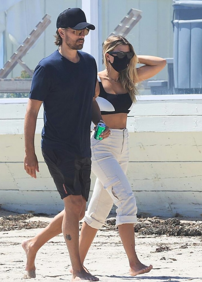 سكوت ديسيك و صوفيا ريتشي 