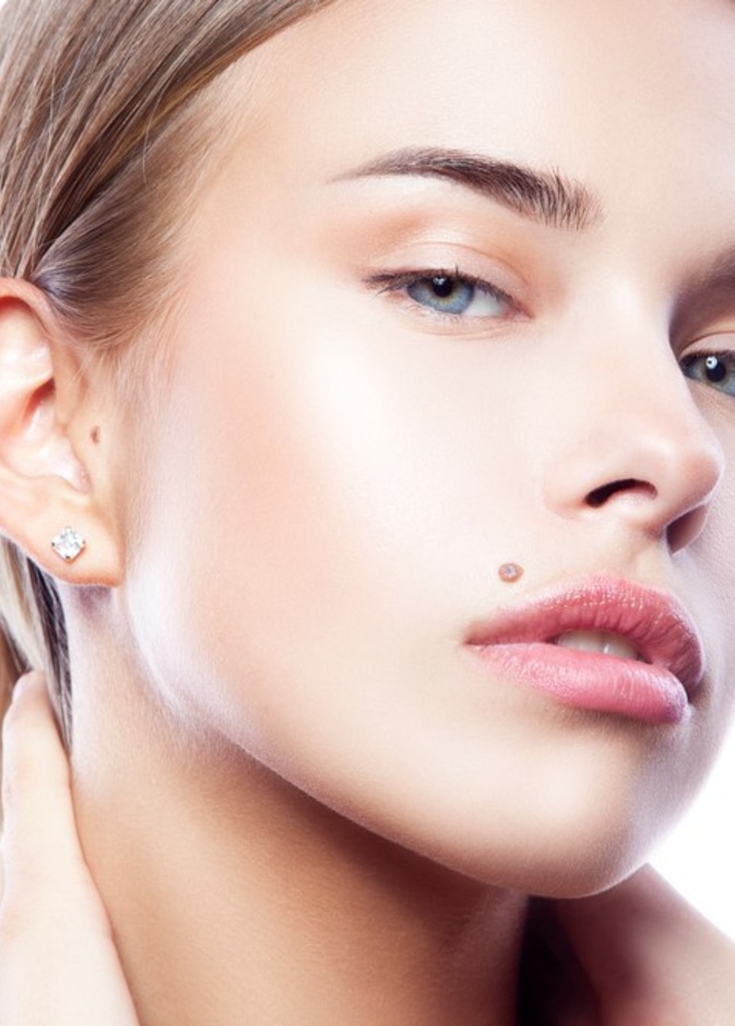 فوائد زيت اكليل الجبل للبشرة والشعر في فصل الصيف