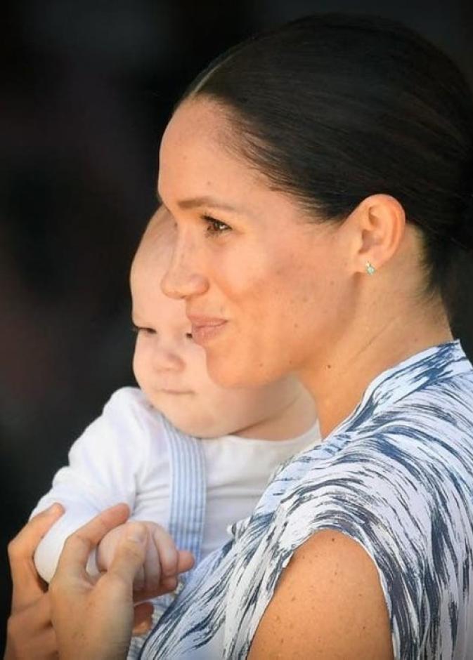 أرشي هاريسون بدأ تعلم المشي