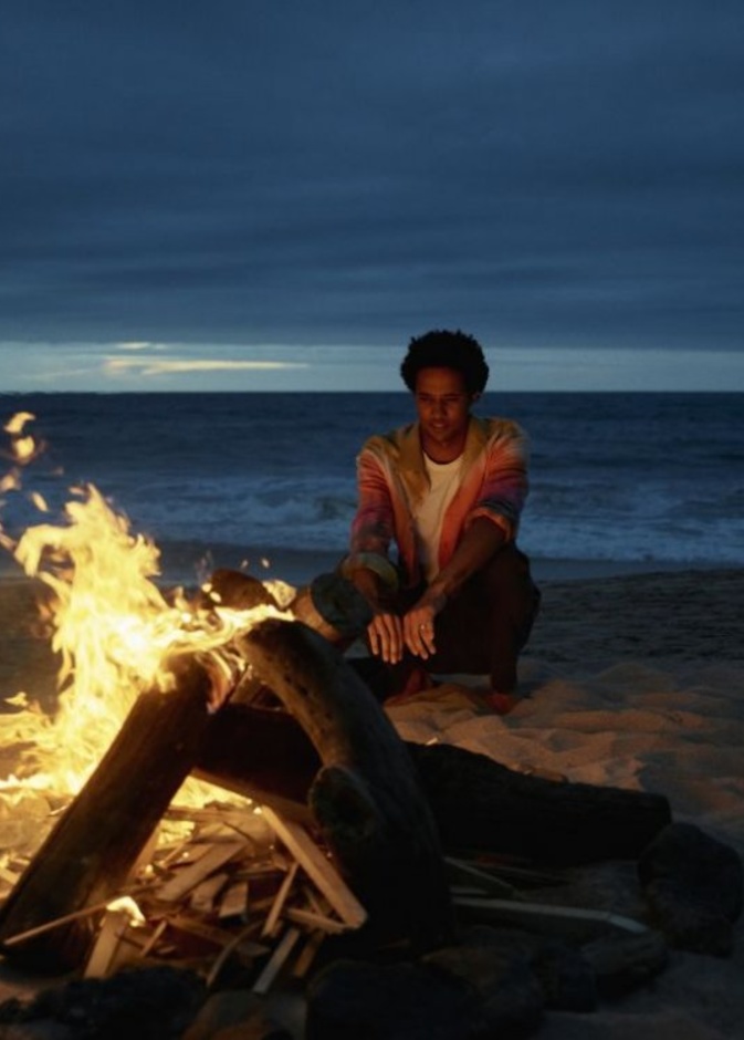 منصة MR PORTER الإلكترونية تطرح سلسلة GONE SURFIN’ 