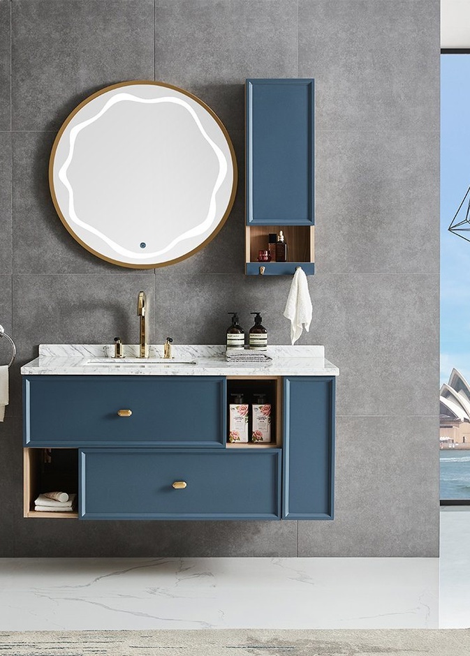 تصميم أثاث المغسلة باللون الأزرق في ديكور حمام بالألوان الترابية
