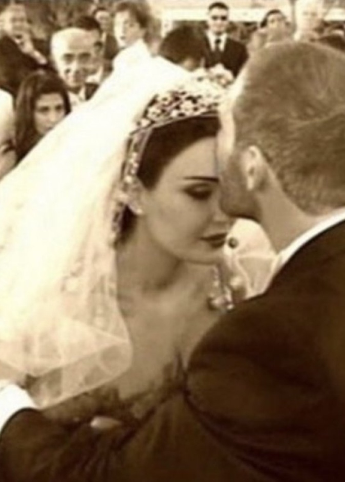 سيرين عبد النور تحتفل مع زوجها فريد بعيد زواجهما الـ13