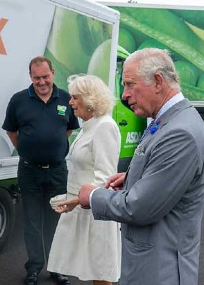 الأمير تشارلز وزوجته يرفضان التقاعد