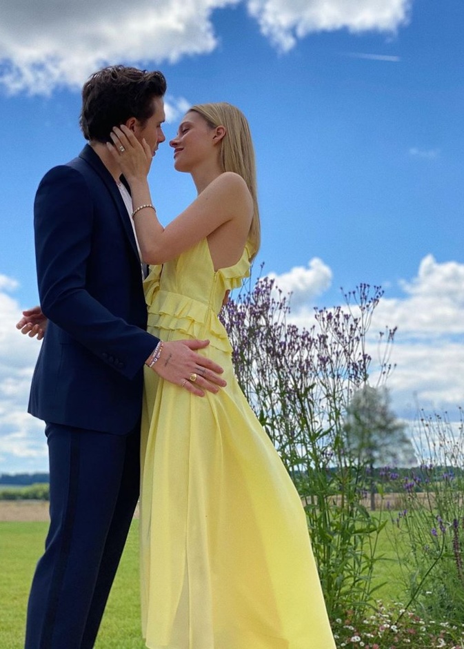 خطوبة ابن بيكهام ونيكولا بيلتز