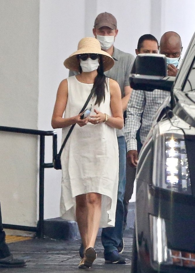 ميغان ماركل تقود السيارة