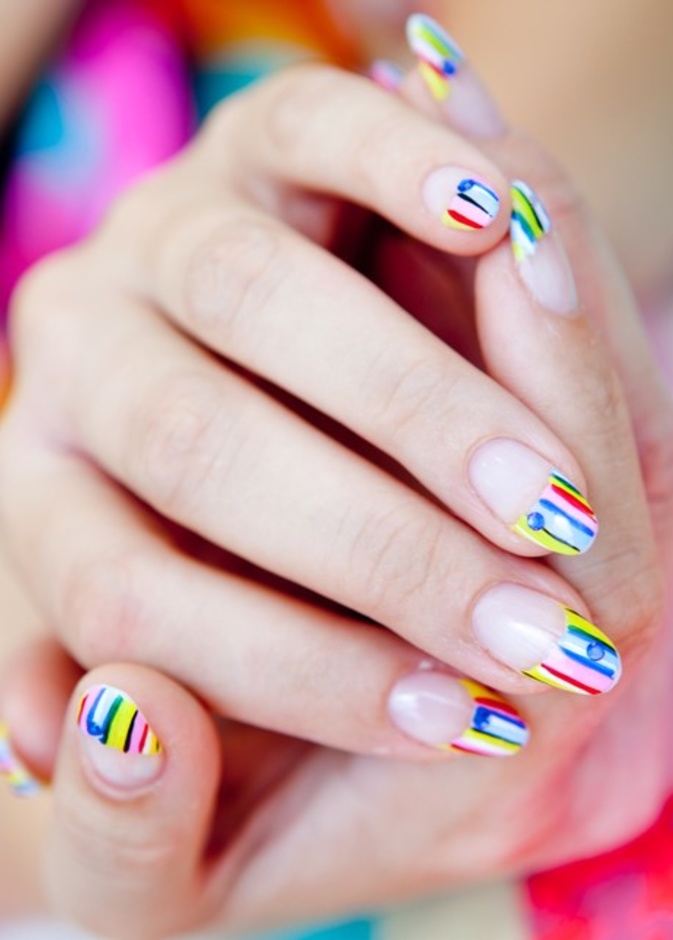 اجمل صيحات المناكير المناسبة للاظافر اللوزية 2020