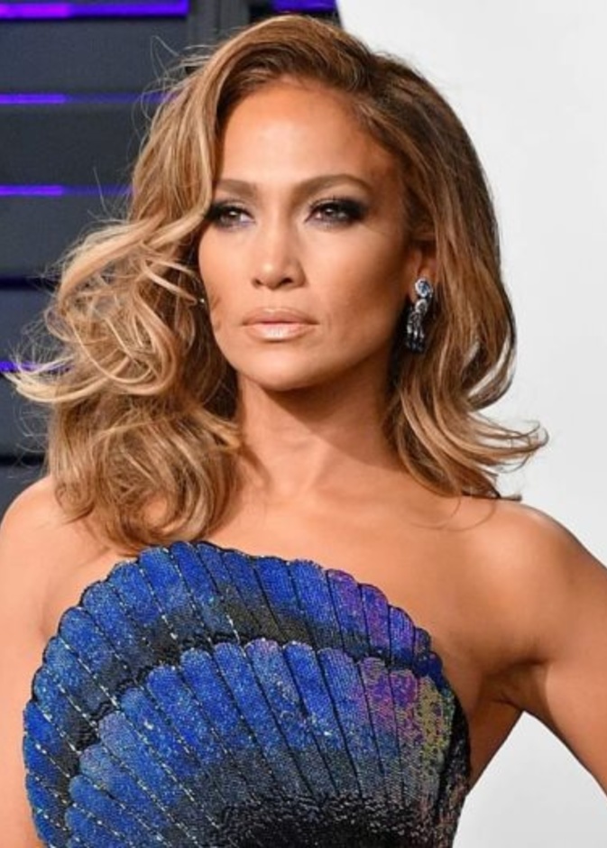  جنيفر لوبيز من نجوم برج السرطان