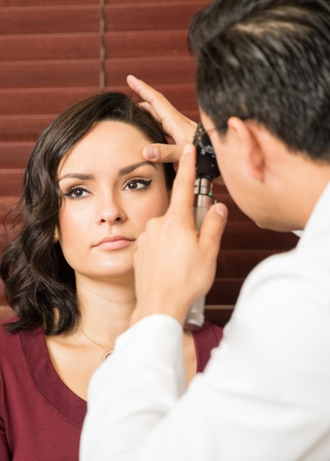 عملية استئصال الزجاجية لاصلاح خلل في شبكية العين