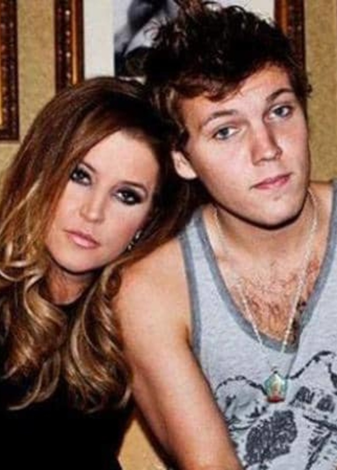 حفيد الفيس بريسلي 