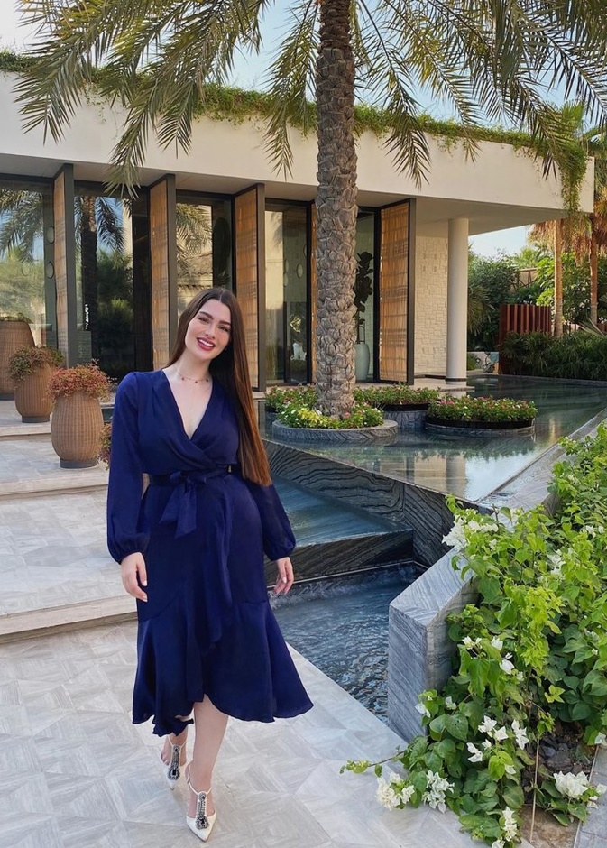 تنسيق روان بن حسين للفساتين الميدي