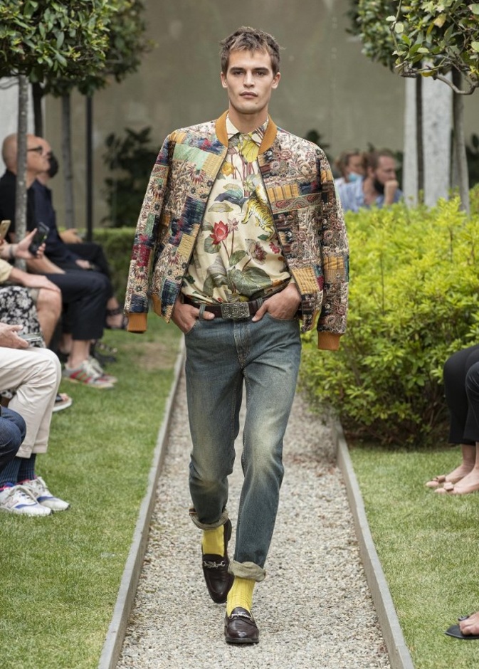 عرض ازياء مجموعة ايترو الرجالية في ميلانو موضة ربيع وصيف 2021