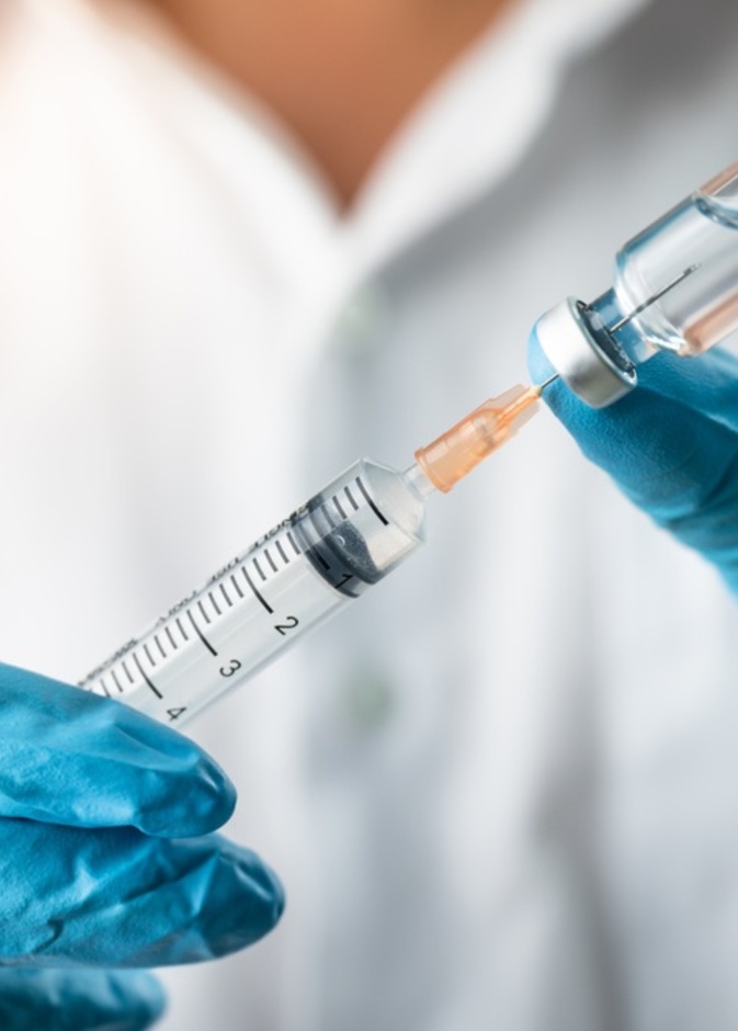 إطلاق أولى التجارب السريرية للقاح كوفيد-19 في الإمارات