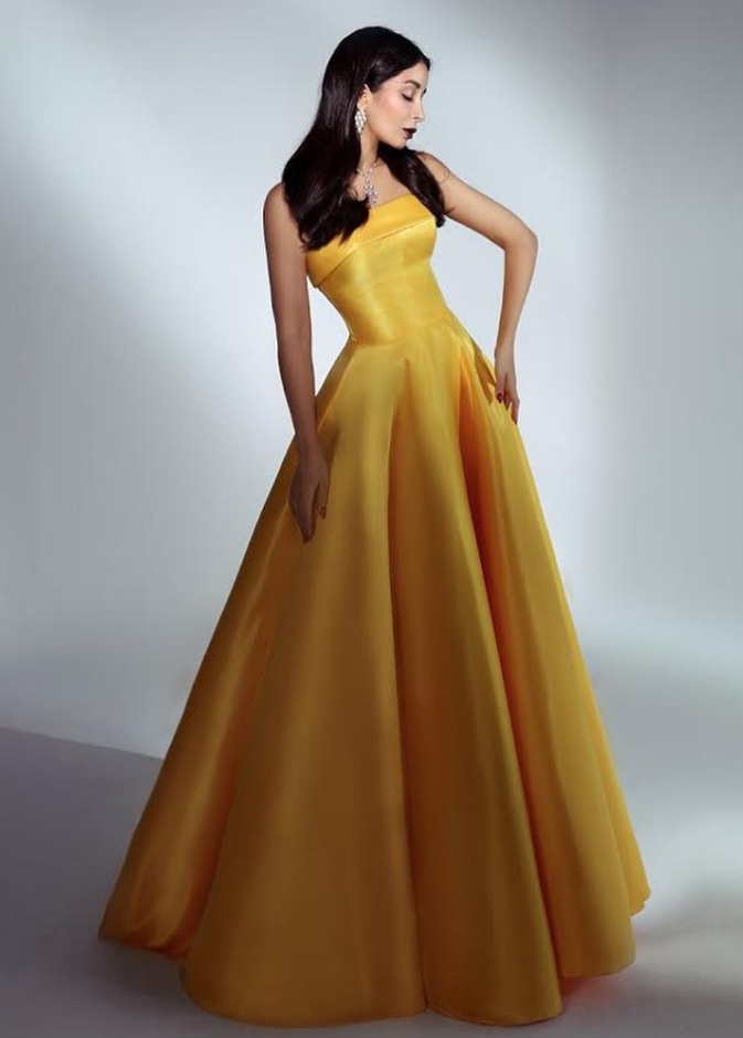 احدث موديلات فساتين ملونة موضة صيف 2020 مستوحاة من اطلالات اسيل عمران