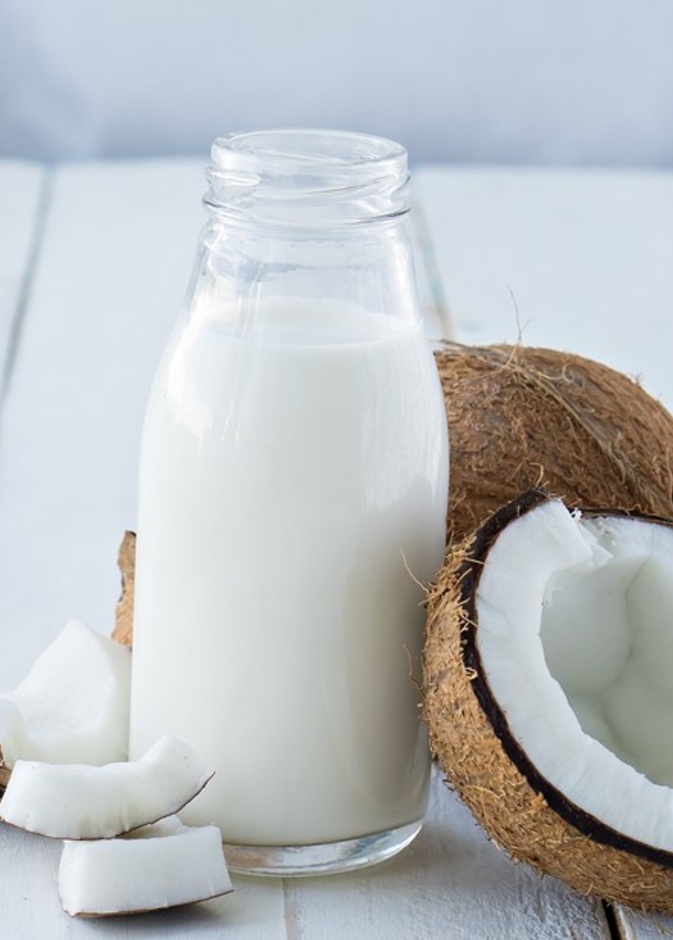 تتحكم طريقة تصنيع حليب جوز الهند في فوائده واضراره للتخسيس